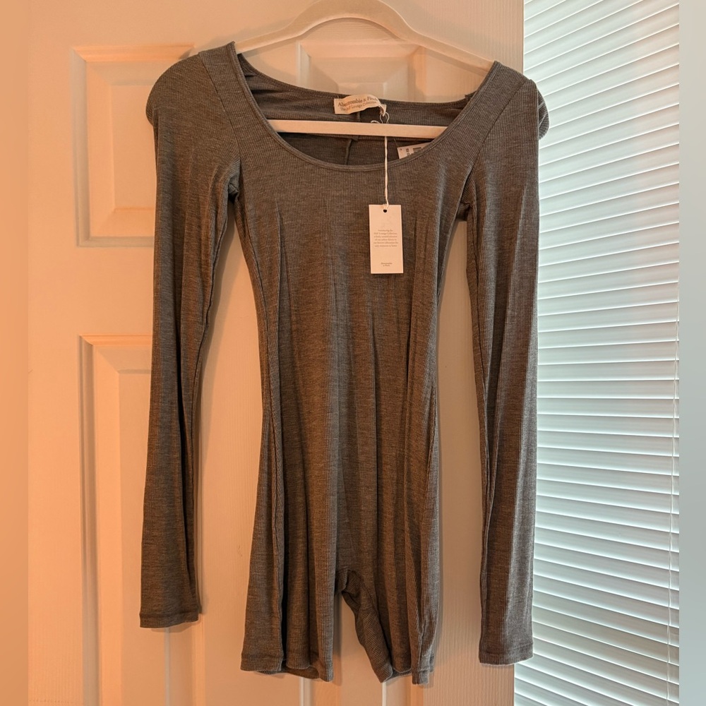 Abercrombie & Fitch Heather Gray Ribbed Top